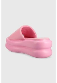 Liu Jo klapki ARIA 04 damskie kolor różowy na platformie SA3083EX01400021. Kolor: różowy. Materiał: materiał. Obcas: na platformie #5