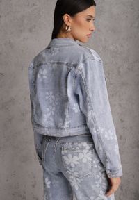 Renee - Niebieska Jeansowa Kurtka Cropped z Bawełną i Wiskozą w Kwiatowy Print Malwira. Okazja: na co dzień. Kolor: niebieski. Materiał: wiskoza, jeans, bawełna. Wzór: nadruk, kwiaty. Sezon: wiosna. Styl: casual #5
