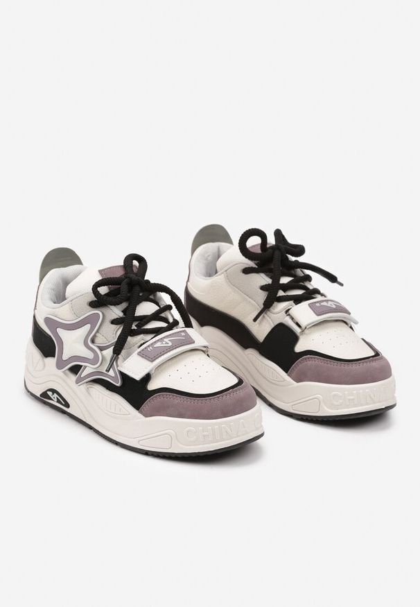 Born2be - Beżowo-Fioletowe Sneakersy na Grubej podeszwie z Zapięciem na Rzep i Aplikacją na Boku Arforina. Okazja: na co dzień. Nosek buta: okrągły. Zapięcie: rzepy. Kolor: beżowy. Materiał: jeans, materiał. Wzór: aplikacja. Obcas: na obcasie. Wysokość obcasa: niski