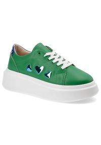 Zielone Sneakersy Artiker Stylowe Obuwie Damskie Z Serduszkami. Kolor: zielony. Materiał: materiał