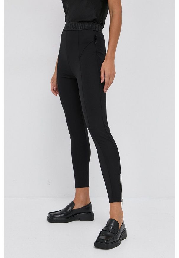 Silvian Heach Spodnie damskie kolor czarny dopasowane high waist. Stan: podwyższony. Kolor: czarny. Materiał: materiał