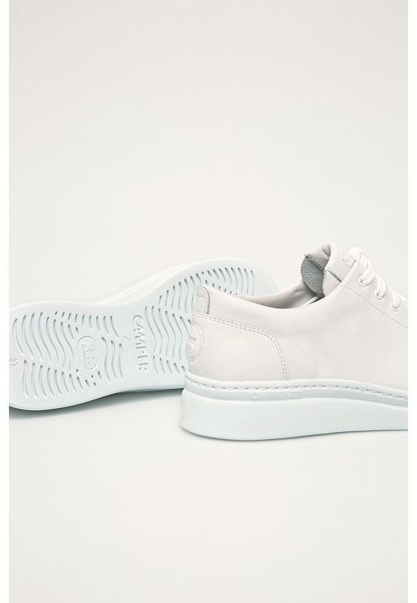 Camper - Buty skórzane Runner Up. Zapięcie: sznurówki. Kolor: biały. Materiał: skóra
