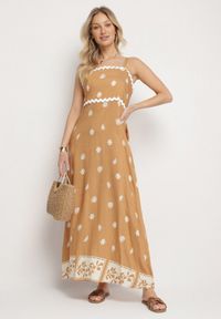 Born2be - Brązowa Wiskozowa Sukienka z Geometrycznym Wzorem Lenirisa. Okazja: na co dzień. Kolor: brązowy. Materiał: wiskoza. Długość rękawa: na ramiączkach. Wzór: geometria. Typ sukienki: proste. Styl: klasyczny, casual, elegancki #1