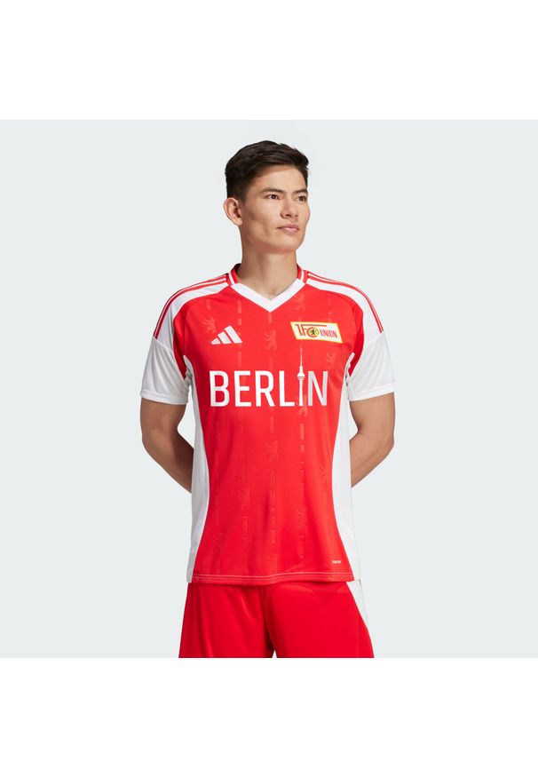 Adidas - Koszulka 1. FC Union Berlin 24/25 Home. Kolor: czerwony, wielokolorowy, różowy, biały. Materiał: materiał