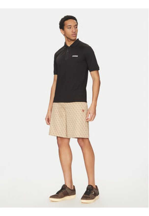 Guess Polo Z5GP00 KCQU2 Czarny Slim Fit. Typ kołnierza: polo. Kolor: czarny. Materiał: syntetyk