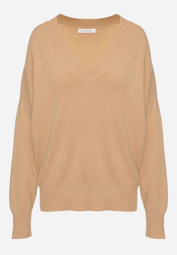 Born2be - Ciemnobeżowy Sweter z Dekoltem w V z Domieszką Kaszmiru Mariara. Okazja: na co dzień. Typ kołnierza: dekolt w kształcie V. Kolor: beżowy. Materiał: kaszmir. Wzór: bez wzorów. Styl: casual