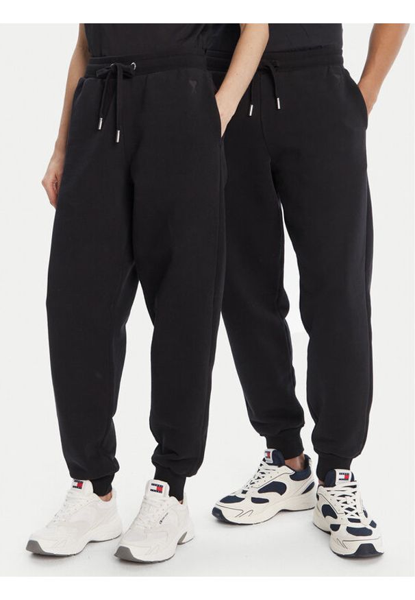 AMI PARIS - AMI Paris Spodnie dresowe UTR240.747 Czarny Regular Fit. Kolor: czarny. Materiał: bawełna