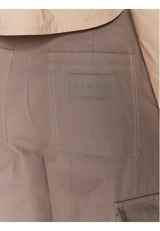 Remain Spodnie materiałowe Canvas RM2158 Beżowy Relaxed Fit. Kolor: beżowy. Materiał: bawełna, materiał