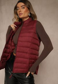 Renee - Bordowa Kamizelka Ozdobiona Pikowaniem Soellame. Okazja: na co dzień. Kolor: czerwony. Wzór: aplikacja. Styl: street, casual