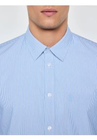 Big-Star - Koszula męska w prążek błękitna Cosiser 401. Okazja: na co dzień. Typ kołnierza: kołnierzyk klasyczny. Kolor: niebieski. Materiał: tkanina, bawełna, jeans. Długość: długie. Wzór: prążki. Styl: casual, elegancki, klasyczny #5