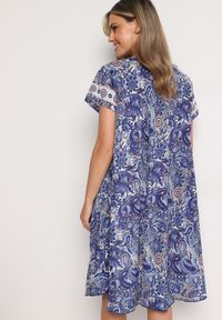 Born2be - Granatowa Wiskozowa Sukienka o Rozkloszowanym Kroju w Stylu Boho Melnea. Typ kołnierza: dekolt w łódkę. Kolor: niebieski. Materiał: wiskoza. Długość rękawa: krótki rękaw. Sezon: lato. Styl: boho #6