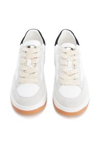 Wittchen - Damskie sneakersy skórzane ze wstawką z motywem zwierzęcym biało-czarne. Nosek buta: okrągły. Kolor: biały, wielokolorowy, czarny. Materiał: skóra. Wzór: motyw zwierzęcy. Obcas: na platformie. Sport: turystyka piesza #7