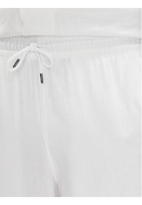 Emporio Armani Spodnie materiałowe EM000586 AF12356 U0002 Biały Regular Fit. Kolor: biały. Materiał: wiskoza, len