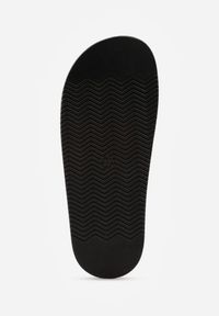 Renee - Czarne Klapki Japonki Ozdobione Aplikacją na Palcu Noevianna. Okazja: na spacer, na co dzień. Kolor: czarny. Materiał: jeans. Wzór: aplikacja. Sezon: wiosna, lato. Styl: casual #6