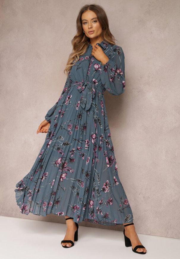 Renee - Granatowa Sukienka Plisowana w Kwiaty Emiranda. Kolor: niebieski. Materiał: tkanina. Wzór: kwiaty