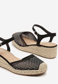 Renee - Czarne Sandały na Koturnie z Siateczkową Cholewką i Cyrkoniami Nilarena. Okazja: na co dzień. Kolor: czarny. Sezon: lato. Obcas: na koturnie. Styl: elegancki, casual