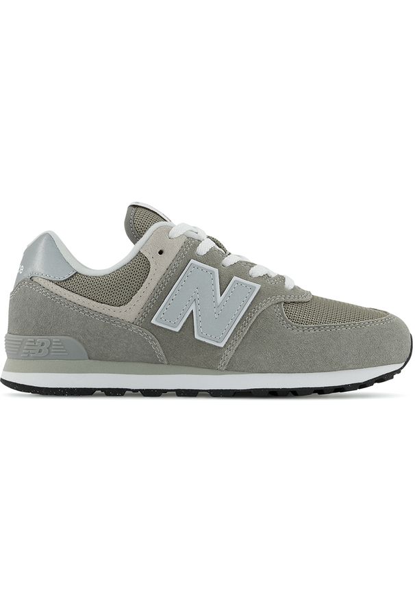 Buty New Balance GC574EVG – szare. Okazja: na co dzień. Kolor: szary. Materiał: guma, syntetyk, zamsz, materiał, skóra. Szerokość cholewki: normalna. Model: New Balance 574. Sport: turystyka piesza