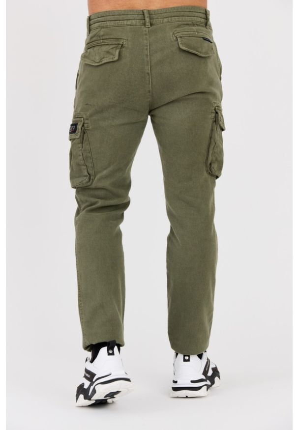 Aeronautica Militare - AERONAUTICA MILITARE Zielone męskie spodnie bojówki. Okazja: na co dzień. Kolor: zielony. Materiał: materiał, bawełna, elastan. Styl: casual