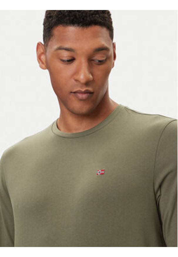 Napapijri Longsleeve Salis NP0A4HN7 Zielony Regular Fit. Kolor: zielony. Materiał: bawełna. Długość rękawa: długi rękaw