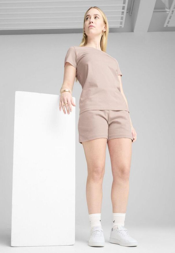 Puma - Damska koszulka ESS ELEVATED PUMA Rose Quartz Pink. Kolor: różowy. Wzór: aplikacja, haft