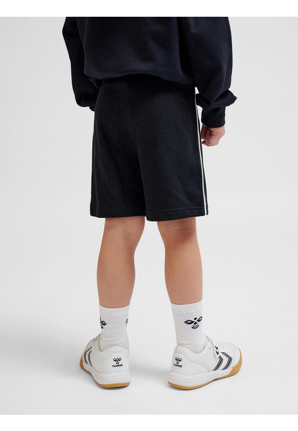 Szorty dla dzieci Hummel Casper. Okazja: na uczelnię. Kolor: czarny. Materiał: dresówka, materiał. Styl: sportowy. Sport: joga i pilates