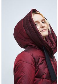 medicine - Medicine płaszcz damski kolor bordowy zimowy. Okazja: na co dzień. Kolor: czerwony. Długość: długie. Sezon: zima. Styl: casual #4