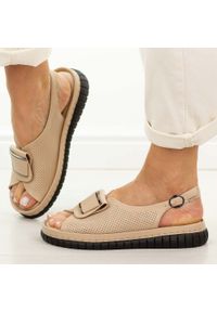 Beżowe skórzane sandały damskie T.Sokolski 475. Okazja: na co dzień. Kolor: beżowy. Materiał: skóra. Wzór: aplikacja. Sezon: wiosna, lato. Obcas: na platformie. Styl: casual, elegancki #1