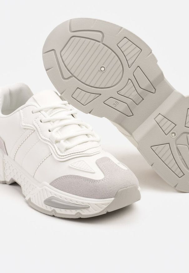 Born2be - Białe Sneakersy Streetwearowe z Kontrastowymi Przeszyciami Ilirenas. Okazja: na co dzień. Kolor: biały