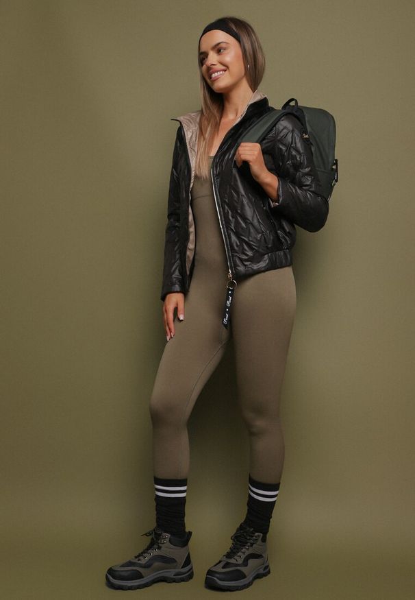 Born2be - Czarna Kurtka z Pikowanymi Przeszyciami i Elastyczną Gumką w Pasie Relriva. Okazja: na co dzień. Kolor: czarny. Materiał: jeans. Styl: casual, elegancki