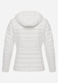 Renee - Biała Przejściowa Kurtka z Pikowaniem Elastycznymi Wstawkami i Kapturem Fezilina. Okazja: na co dzień. Kolor: biały. Materiał: jeans, nylon. Styl: casual, sportowy #7
