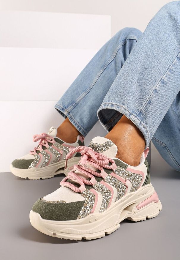 Born2be - Beżowo-Zielone Brokatowe Sneakersy na Grubej Podeszwie Wlanna. Okazja: na co dzień, na spacer. Nosek buta: okrągły. Zapięcie: sznurówki. Kolor: beżowy. Materiał: materiał, jeans. Obcas: na obcasie. Wysokość obcasa: średni. Sport: turystyka piesza