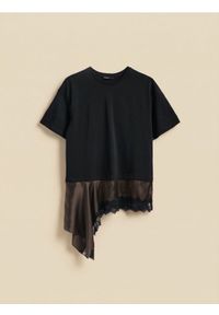 Reserved - Asymetryczny t-shirt - ciemnobrązowy. Kolor: brązowy. Materiał: dzianina, bawełna