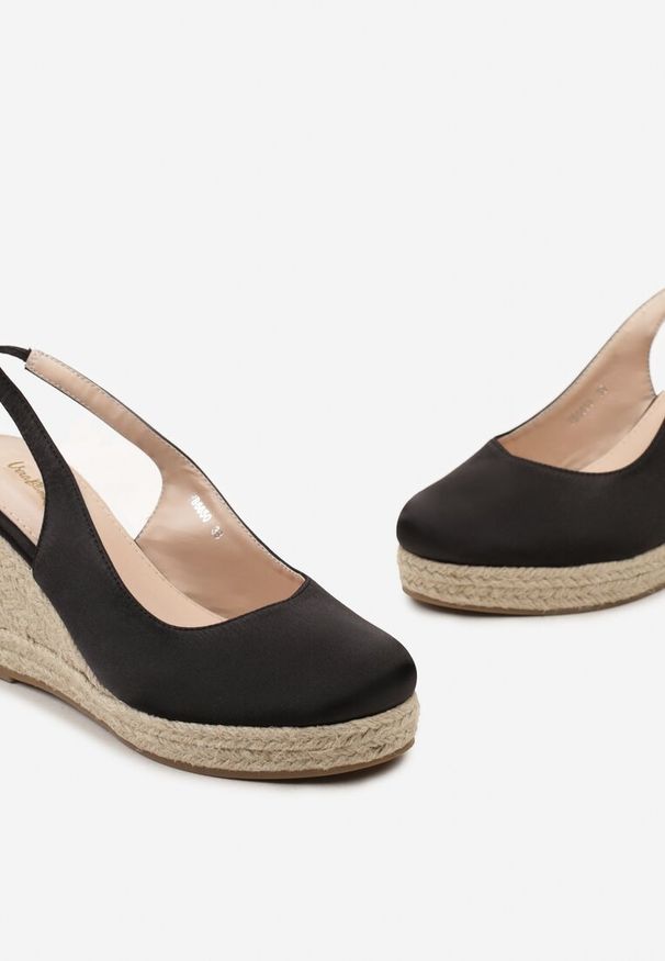 Born2be - Czarne Satynowe Sandały w Stylu Espadryli na Plecionym Koturnie Fasoise. Kolor: czarny. Materiał: satyna. Obcas: na koturnie
