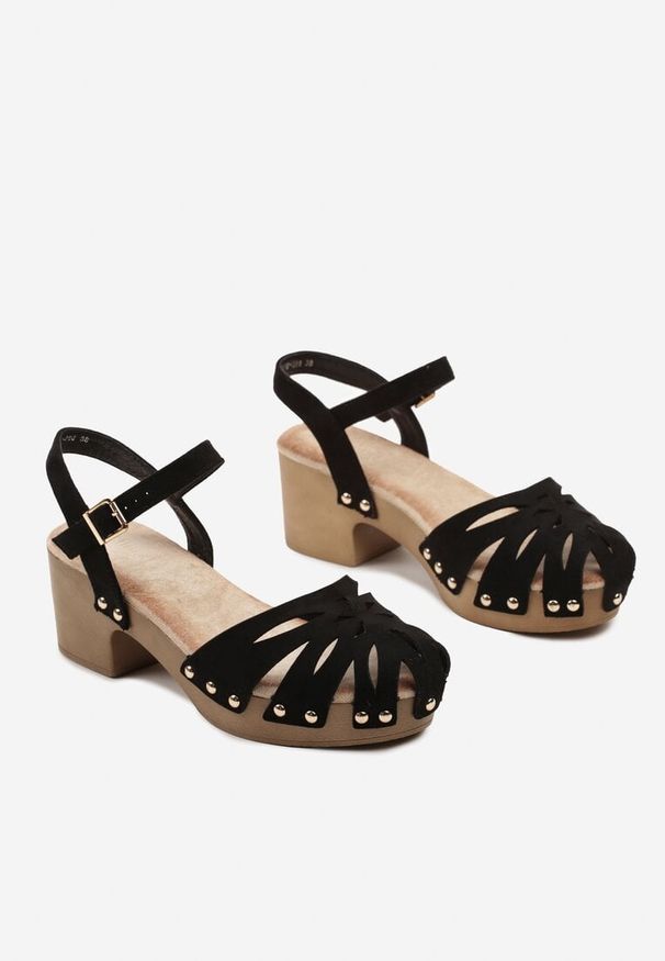 Born2be - Czarne Sandały z Ekozamszu na Niskim Słupku o Ażurowym Wykończeniu z Ozdobnymi Nitami Panessi. Kolor: czarny. Materiał: materiał. Wzór: ażurowy. Sezon: lato. Obcas: na słupku