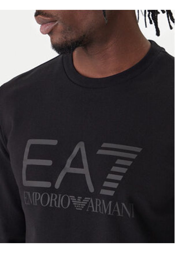 EA7 Emporio Armani Bluza 7M002278 AF22266 MC005 Czarny Regular Fit. Kolor: czarny. Materiał: bawełna