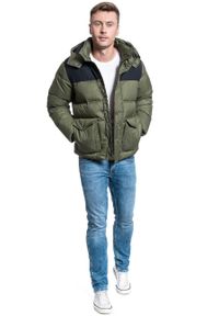 Lee - MĘSKA KURTKA ZIMOWA LEE PUFFER JACKET OLIVE GREEN L86NSZNX. Sezon: zima