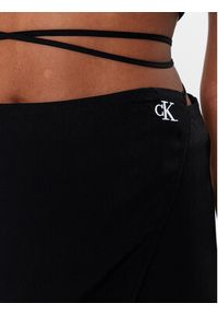 Calvin Klein Jeans Spódnica mini J20J220796 Czarny Regular Fit. Kolor: czarny. Materiał: wiskoza