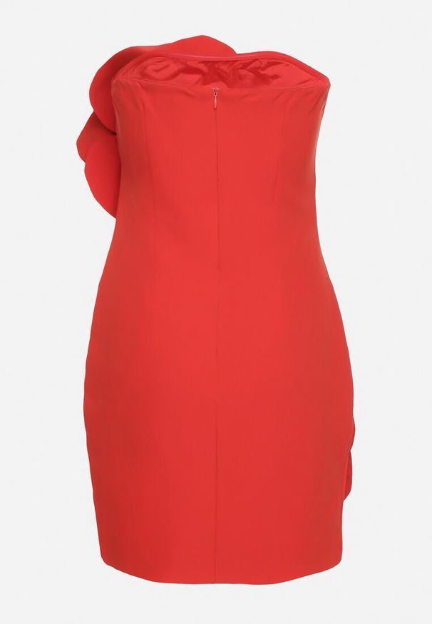 Born2be - Czerwona Sukienka z Dekoltem Bandeau Ozdobiona Kwiatami 3D Desarea. Okazja: na wesele, na imprezę, na ślub cywilny. Kolor: czerwony. Długość rękawa: na ramiączkach. Wzór: kwiaty, aplikacja. Sezon: lato. Styl: elegancki