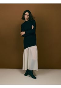 Reserved - Sukienka z ozdobnym dołem - wielobarwny. Materiał: wiskoza, dzianina #1