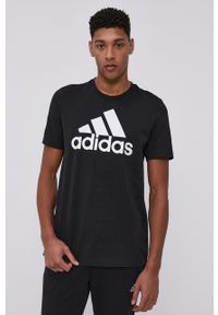 Adidas - adidas T-shirt męski kolor czarny z nadrukiem. Okazja: na co dzień. Kolor: czarny. Materiał: dzianina. Wzór: nadruk. Styl: casual