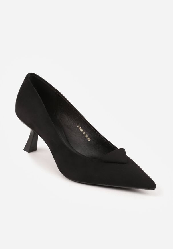 Born2be - Czarne Czółenka VICES na Kaczuszce z Trójkątną Aplikacją na Nosku Zenia. Okazja: na co dzień. Kolor: czarny. Materiał: jeans. Wzór: aplikacja. Obcas: na szpilce. Styl: elegancki, klasyczny, casual. Wysokość obcasa: średni