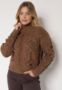 Born2be - Brązowy Golf z Domieszką Wełny Zdobiony Oryginalnym Splotem Fedwira. Okazja: do pracy, na co dzień, na spotkanie biznesowe. Typ kołnierza: golf. Kolor: brązowy. Materiał: wełna. Wzór: aplikacja, ze splotem. Sezon: zima, jesień. Styl: casual, klasyczny, biznesowy #7