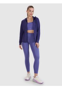 4f - 4F Bluza treningowa regular szybkoschnąca damska - granatowa S. Okazja: na co dzień. Typ kołnierza: kaptur. Kolor: niebieski. Materiał: elastan, materiał, włókno, dzianina, syntetyk. Długość rękawa: raglanowy rękaw. Wzór: ze splotem, gładki, jednolity. Styl: casual, sportowy. Sport: fitness #2