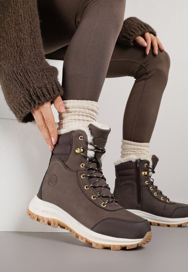 Born2be - Ciemnobrązowe Botki Śniegowce w Trekkingowym Stylu na Grubej Podeszwie Elorene. Kolor: brązowy. Materiał: dzianina, wełna. Sezon: zima. Styl: elegancki, klasyczny