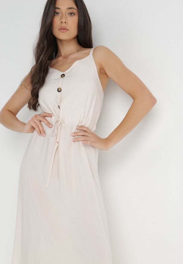 Born2be - Beżowa Sukienka z Wiskozy Xelpiroe. Okazja: na co dzień. Kolor: beżowy. Wzór: gładki, aplikacja. Typ sukienki: proste. Materiał: wiskoza. Długość rękawa: na ramiączkach. Sezon: lato. Styl: casual. Długość: maxi