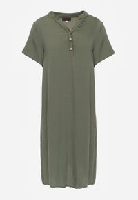 Born2be - Ciemnozielona Wiskozowa Sukienka o Pudełkowym Kroju z Dekoltem V z Guzikami Berborin. Okazja: na co dzień, do pracy. Kolekcja: plus size. Kolor: zielony. Materiał: wiskoza. Typ sukienki: dla puszystych, proste. Styl: casual, klasyczny #7