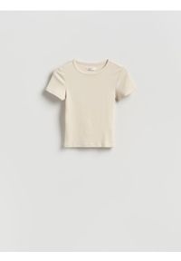 Reserved - T-shirt slim fit z modalem - kremowy. Kolor: kremowy. Materiał: bawełna, dzianina #1