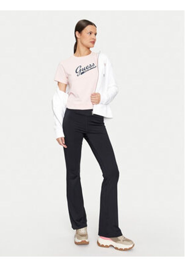 Guess Jeans T-Shirt W4YI13 J1314 Różowy Regular Fit. Kolor: różowy. Materiał: bawełna