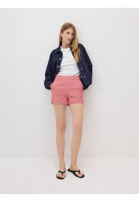 Reserved - Szorty w kratę - czerwony. Kolor: czerwony. Materiał: tkanina, wiskoza #1