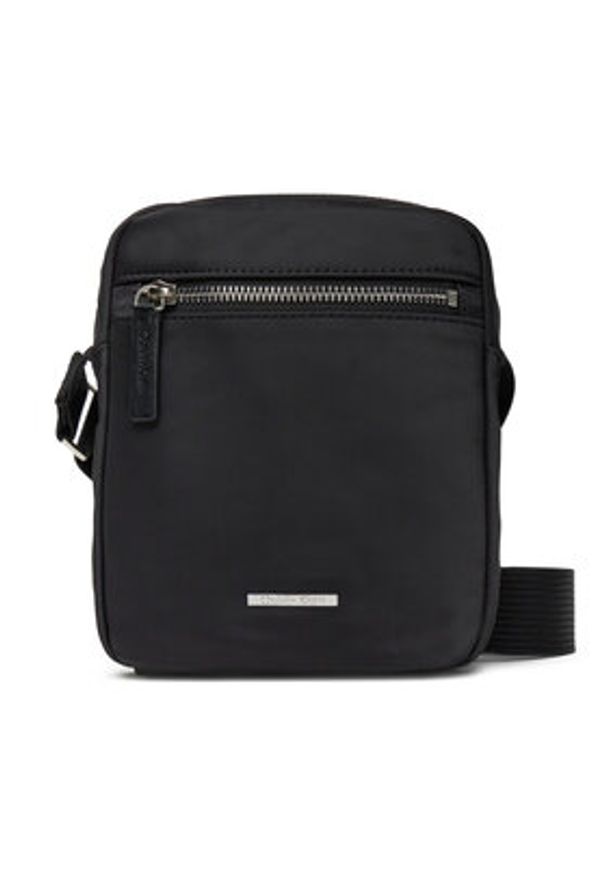Calvin Klein Saszetka Sleek Nylon Reporter LV04D3176G Czarny. Kolor: czarny. Materiał: materiał